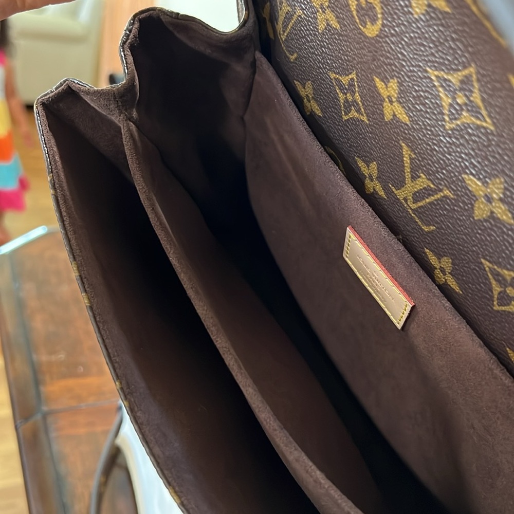 SOLD! Authentic Louis Vuitton Pochette Metis! - Picture 9 of 16